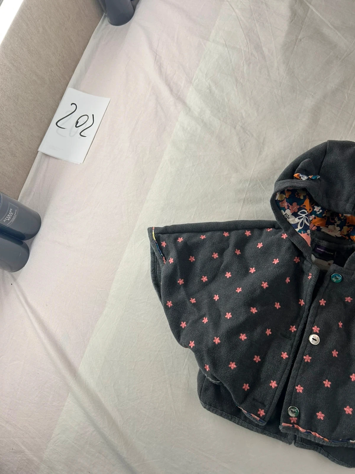 Grijze bolero-sarong met vintage motief voor kinderen van Sergent Major – photo 3